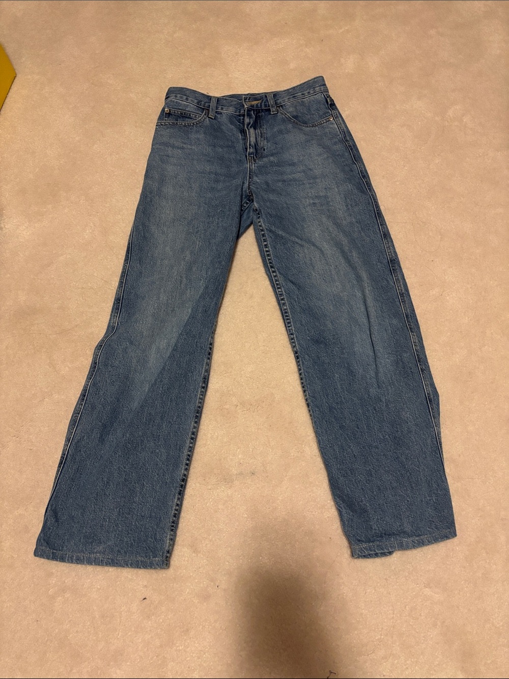 Uniqlo Straight Leg Midwash Blue Jeans